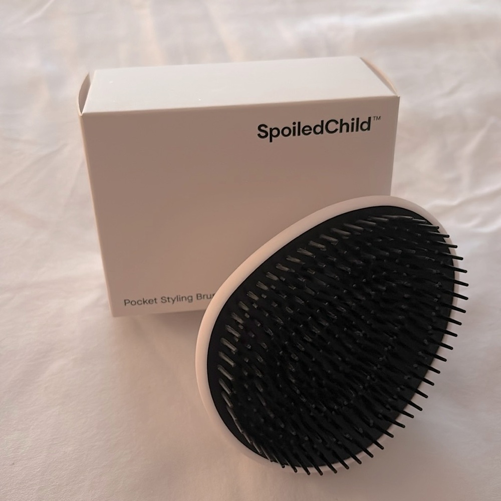 SPOILEDCHILD Pocket Styling Brush